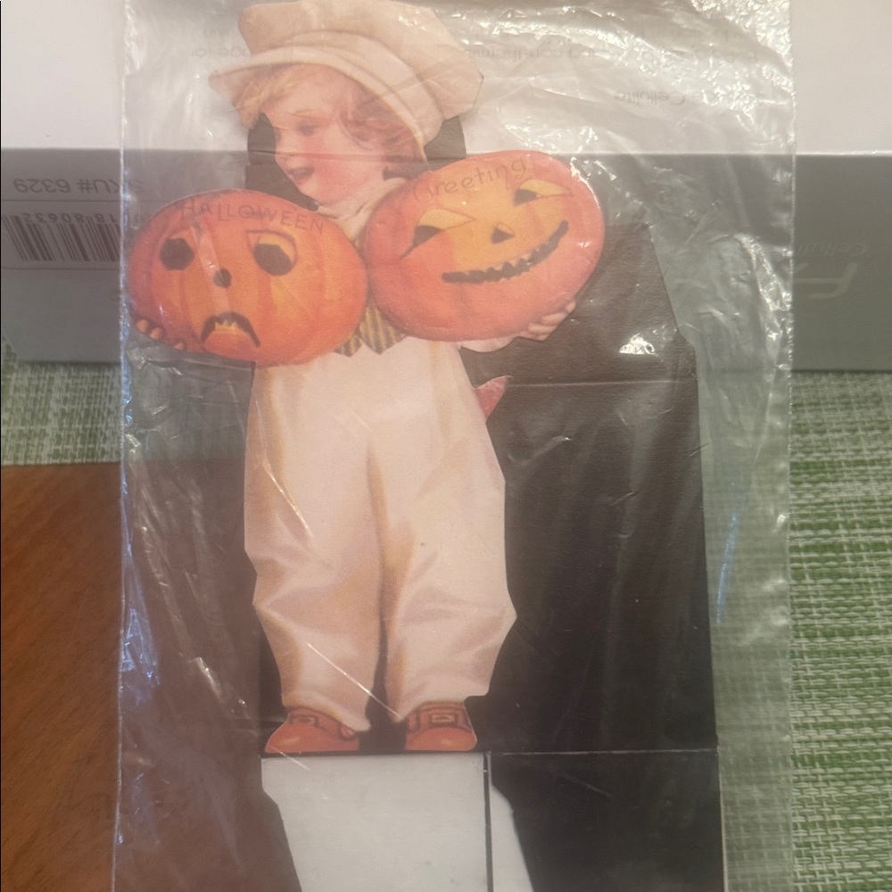 Halloween Candy Boxes, Vintage, Victorian Repros.
4 Packaged Boxes C-1990’s - Picture 3 of 12
